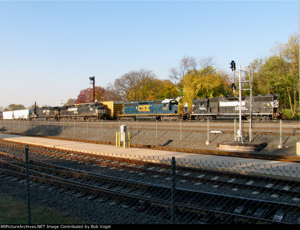 NS 5224, CSX 8817, NS 9306 and 8860